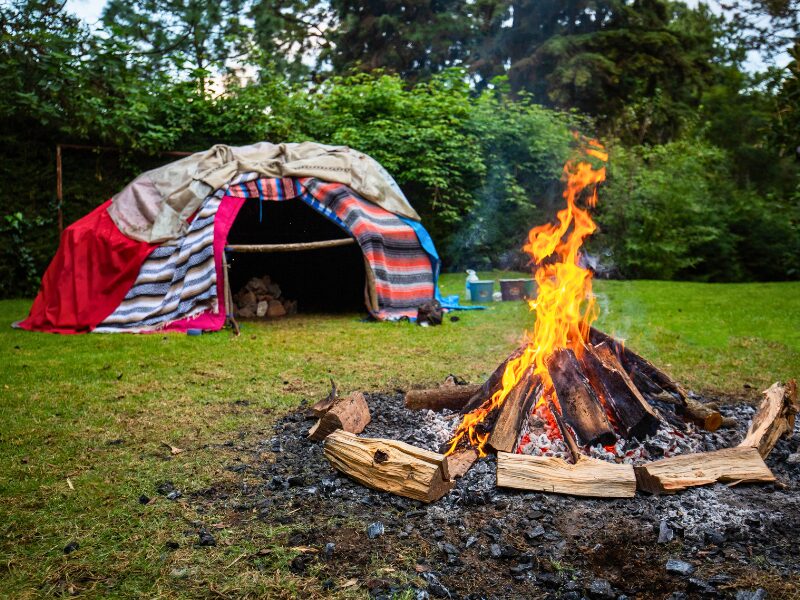 Hutte de sudation amérindienne selon Gregory Brazzola - Architecture d'intérieur holistique - Kemara Design - Architecte d'intérieur à Vevey et en Suisse romande